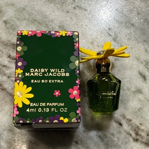 Marc Jacobs New Daisy Wild Eau So Extra - Green and Yellow dab on mini - Picture 1 of 4
